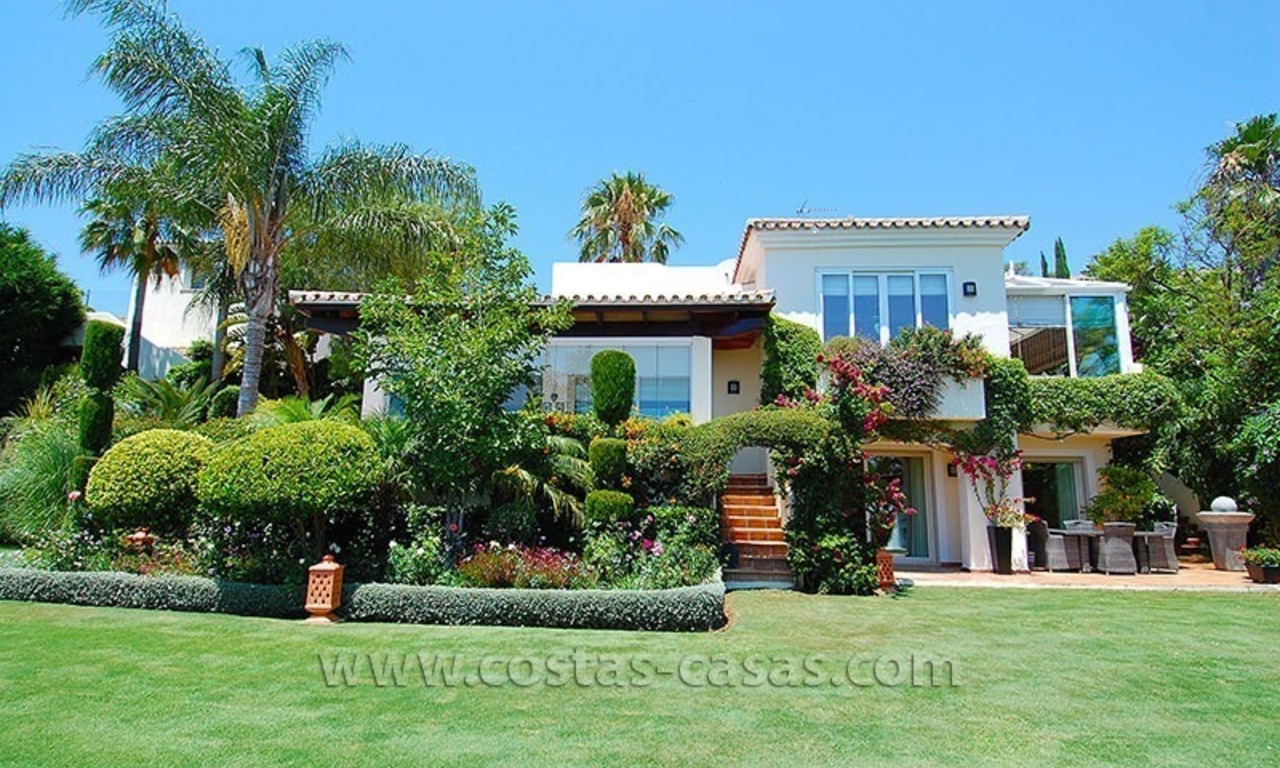 First line golf villa for sale in Marbella – Benahavis 2