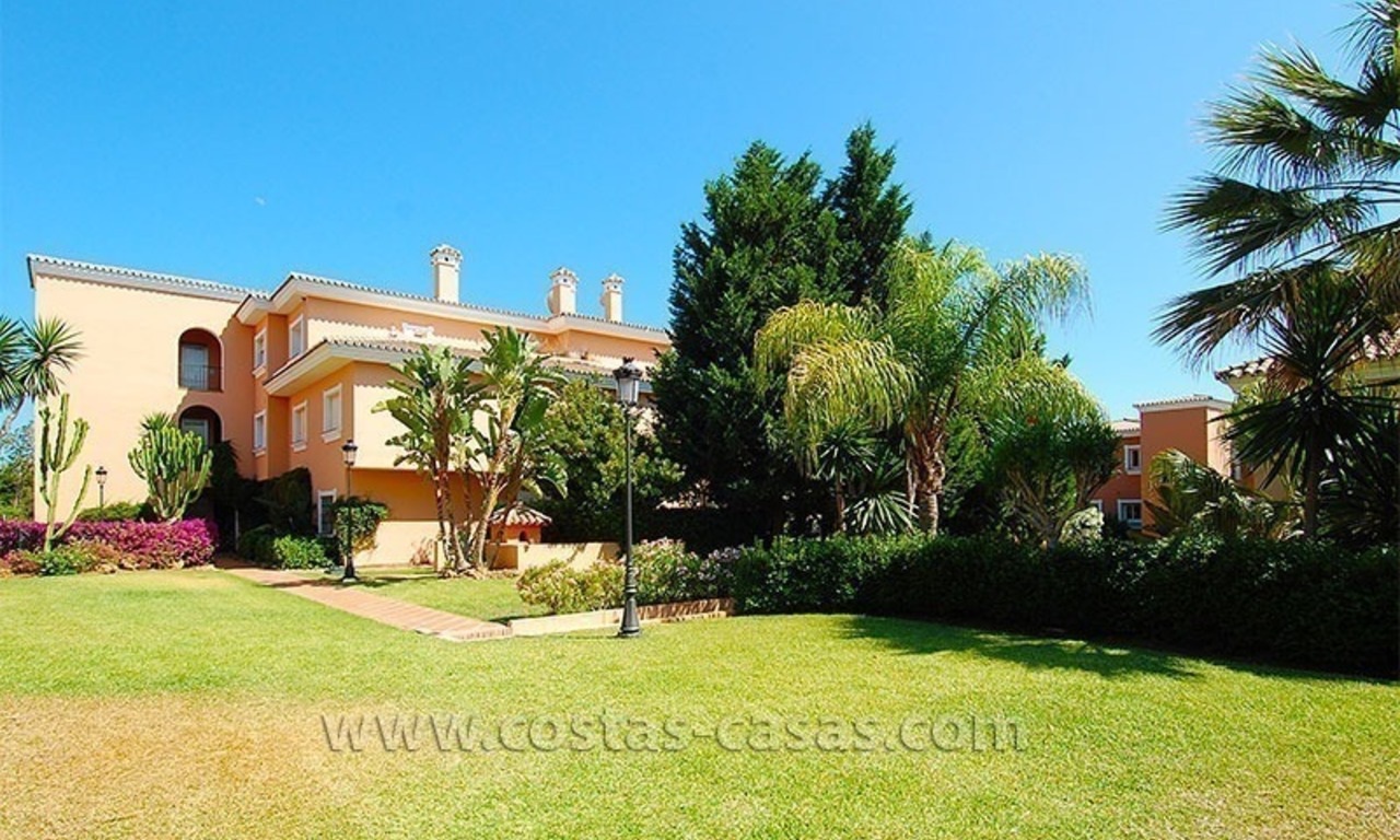 Bargain beachside penthouse apartment for sale, New Golden Mile, Marbella - Estepona 18