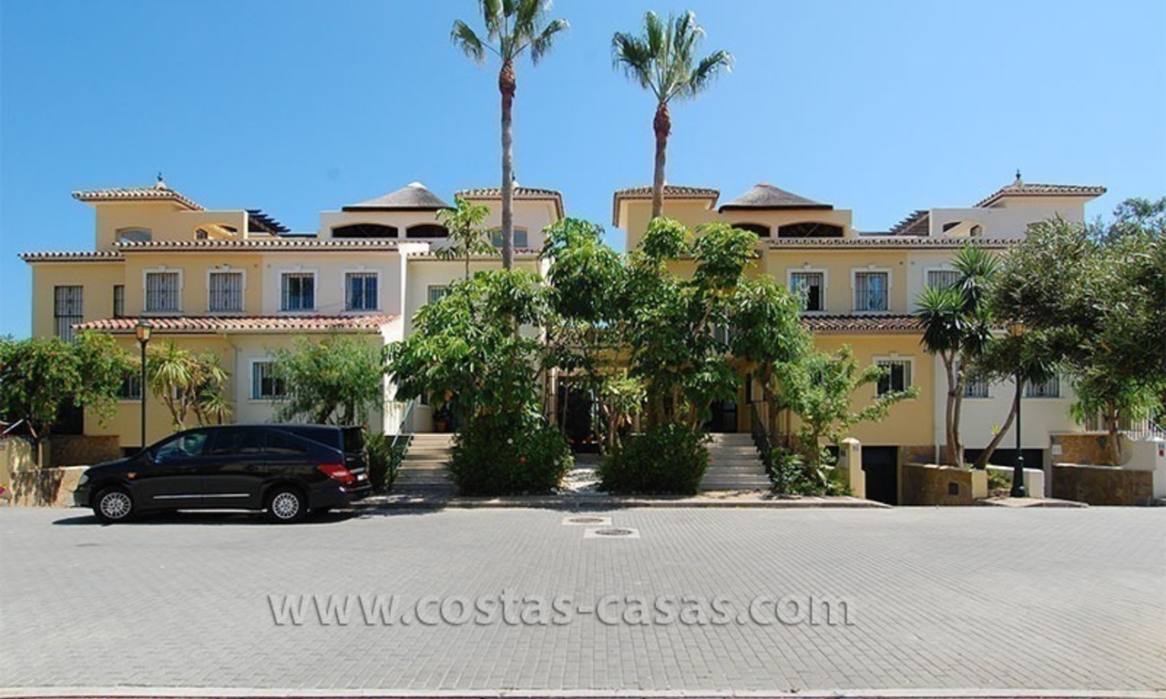 Townhouse for sale in beachfront complex in Estepona 22