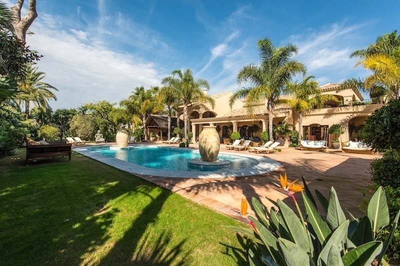 Exclusive beachside villa for sale in Marbella