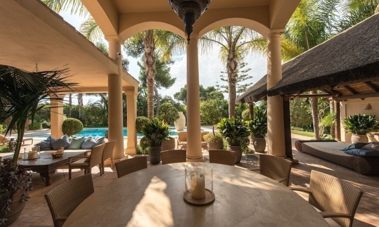 Exclusive beachside villa for sale in Marbella 10
