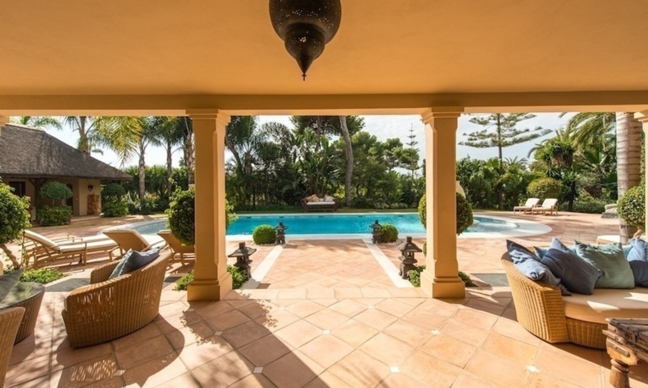 Exclusive beachside villa for sale in Marbella 8