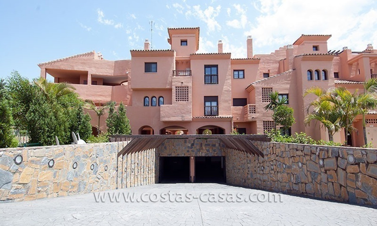 Beachside apartment for sale in a complex in Marbella West 5