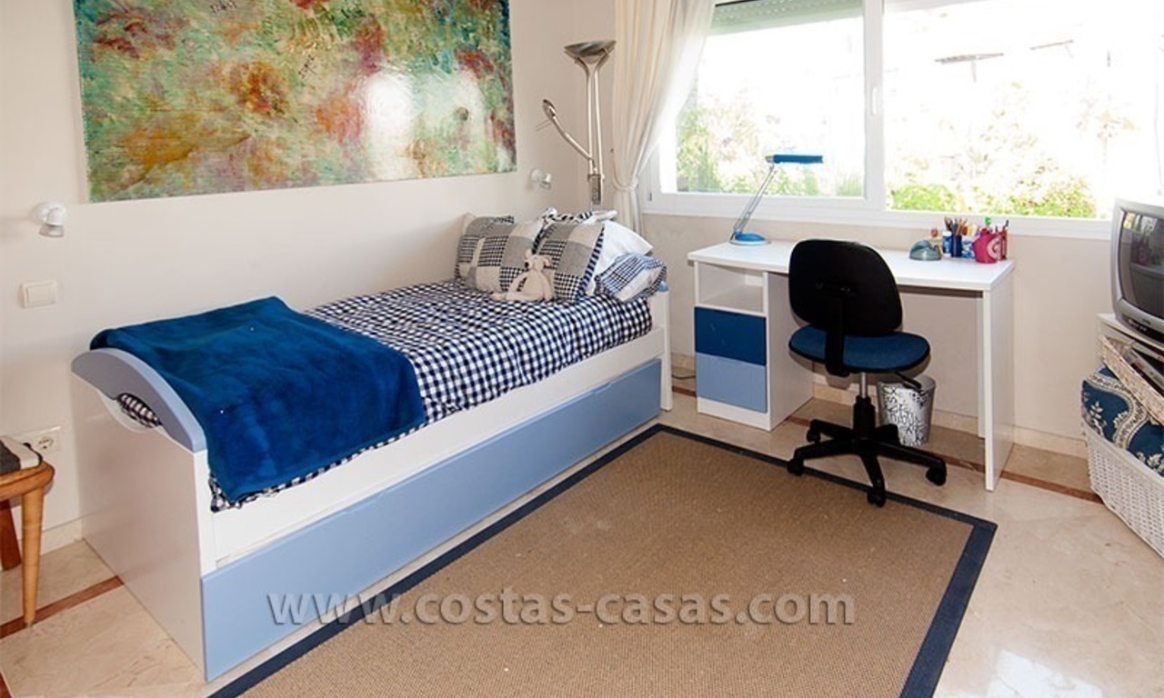 Luxury beachside apartment for sale in beachfront complex, New Golden Mile, Marbella - Estepona 10