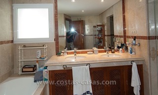Luxury beachside apartment for sale in beachfront complex, New Golden Mile, Marbella - Estepona 11