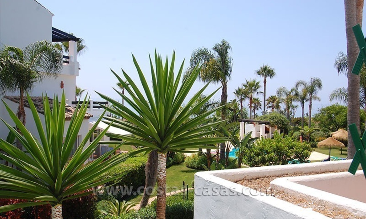 Beachside apartment for sale in beachfront complex, New Golden Mile, Marbella - Estepona 0