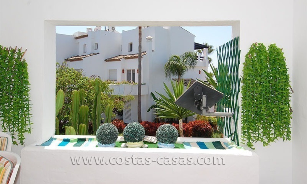 Beachside apartment for sale in beachfront complex, New Golden Mile, Marbella - Estepona 7