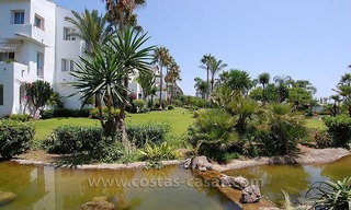 Beachside apartment for sale in beachfront complex, New Golden Mile, Marbella - Estepona 12