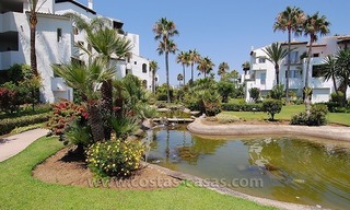 Beachside apartment for sale in beachfront complex, New Golden Mile, Marbella - Estepona 15