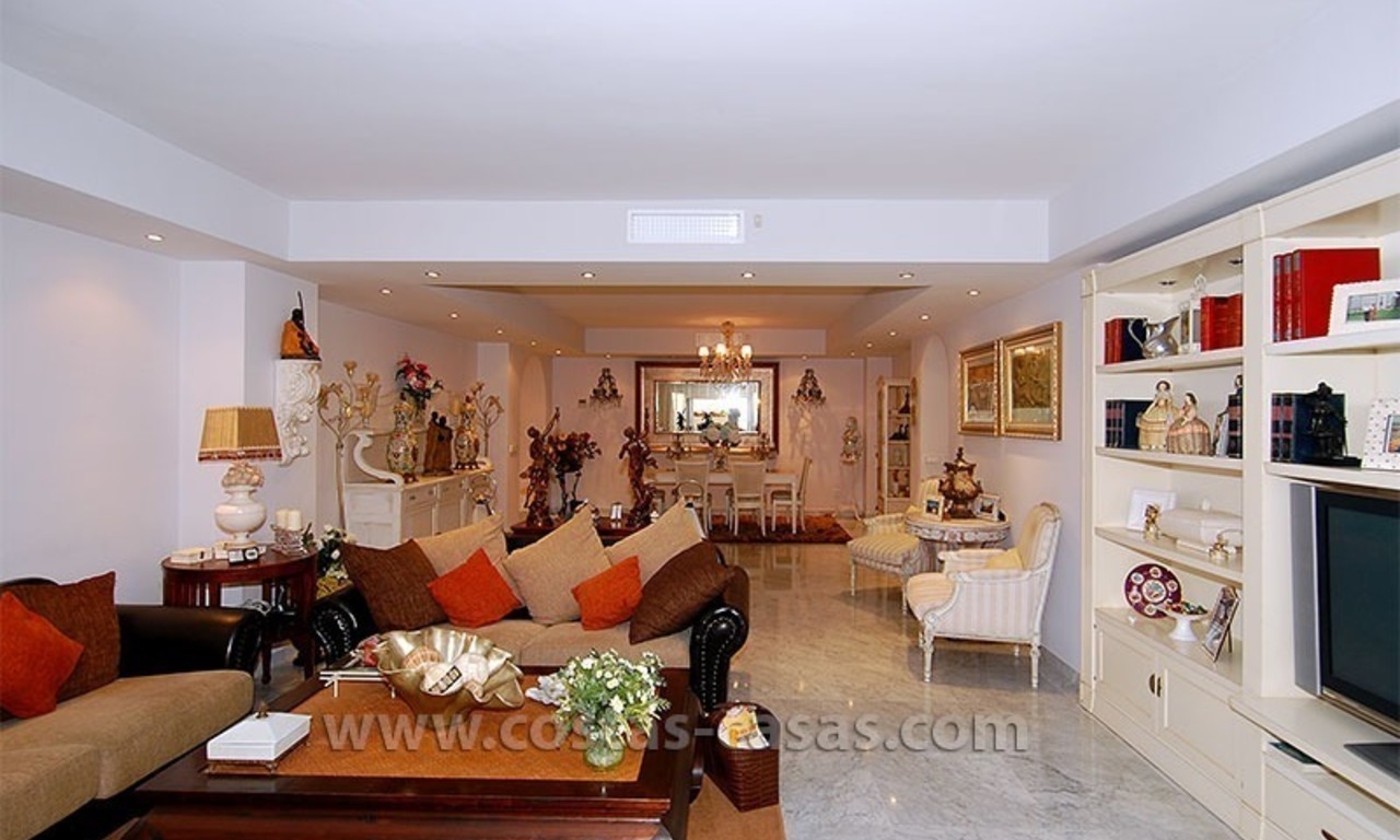 Beachside apartment for sale in Puerto Banus – Marbella 6