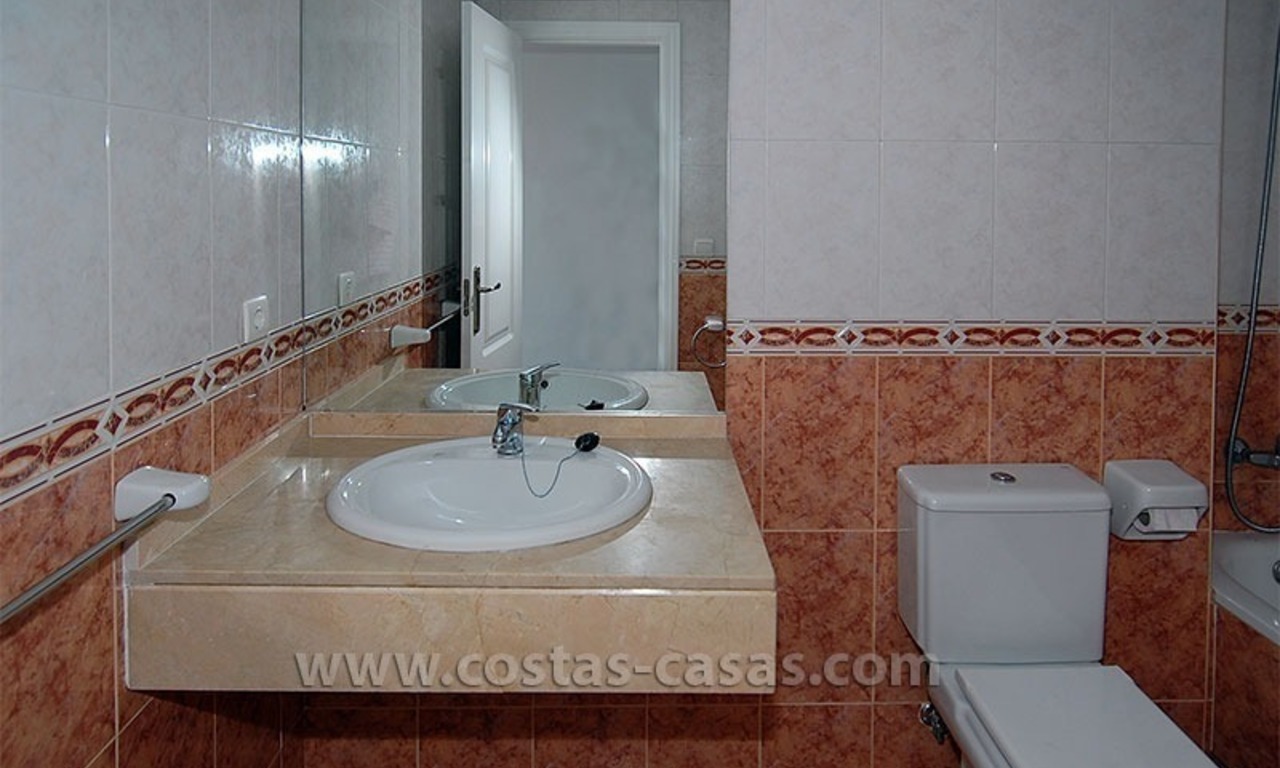 Bargain apartment for sale in Nueva Andalucia – Marbella 8