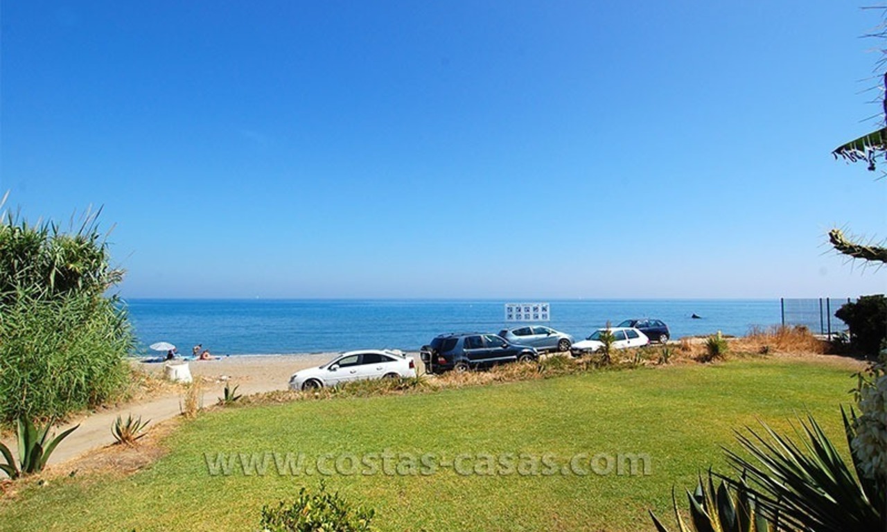 Frontline beach townhouse for sale in a first line beach complex in Estepona 3