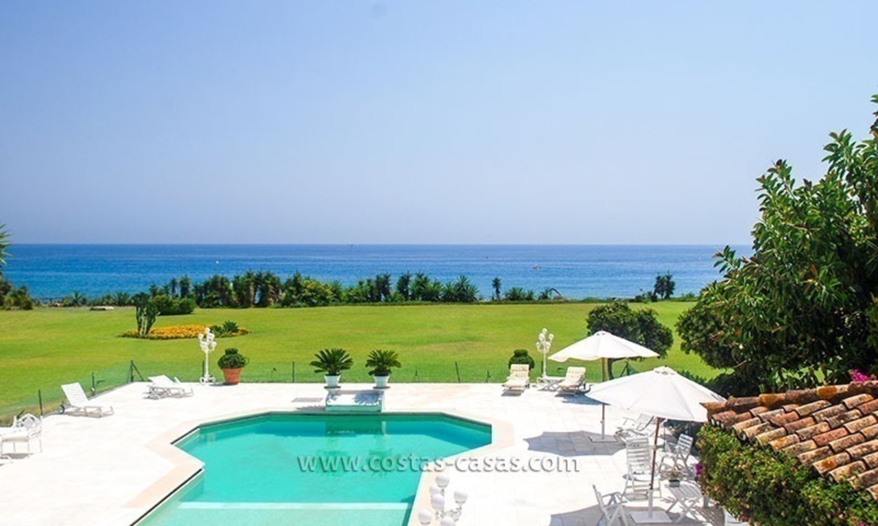First line beach villa for sale in Marbella 7