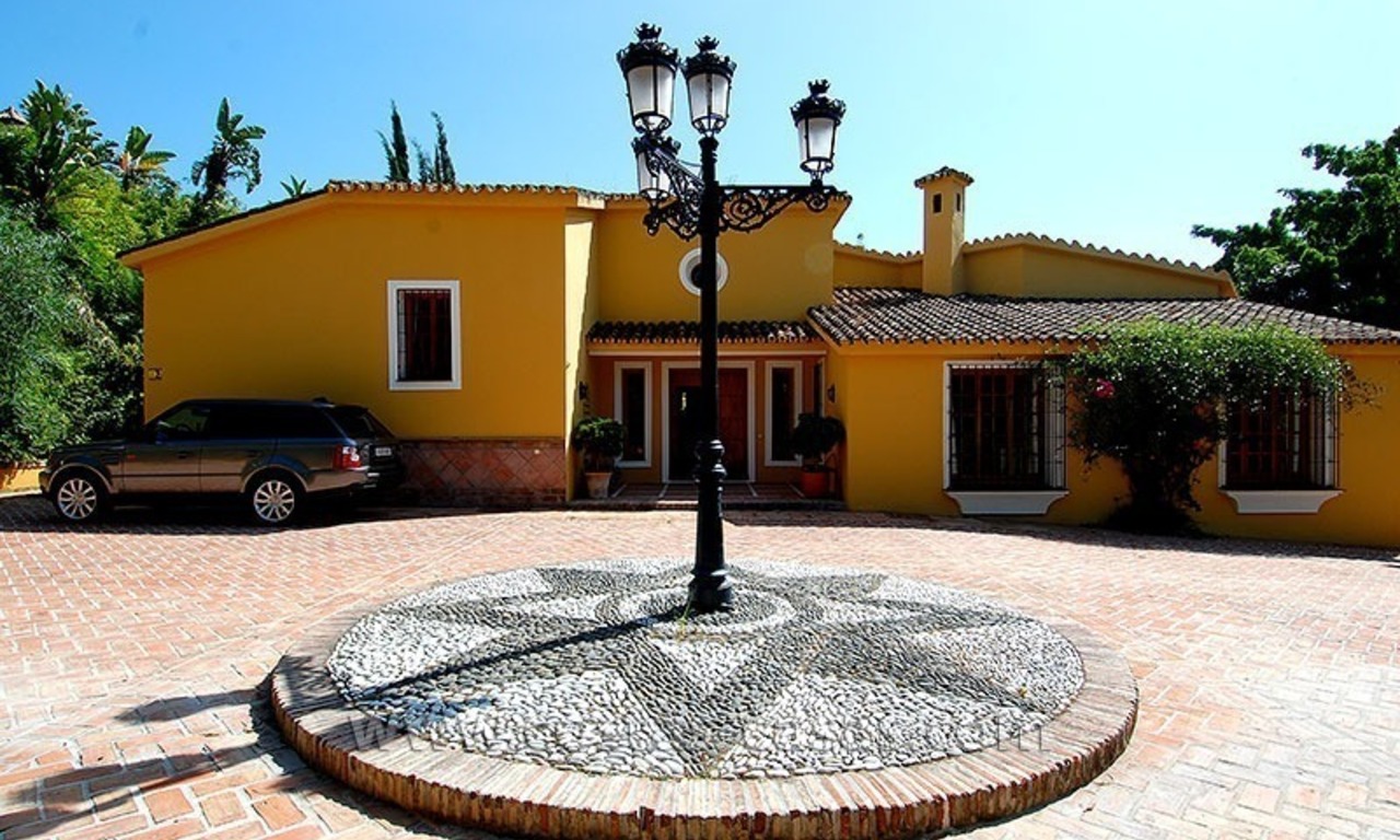 Andalusian Style Golf Villa for Sale in Estepona – Marbella 10