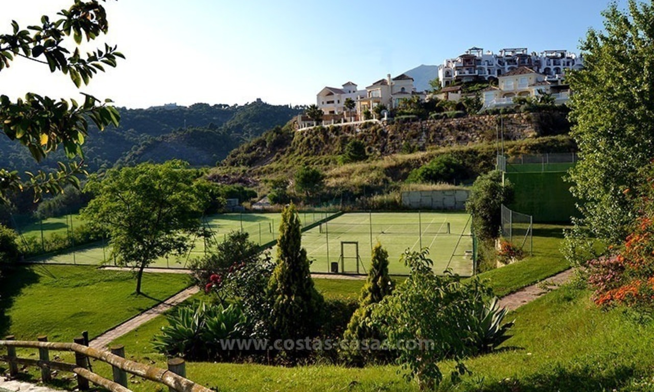 For Sale in Marbella – Benahavís: Apartment on the Golfcourse 31
