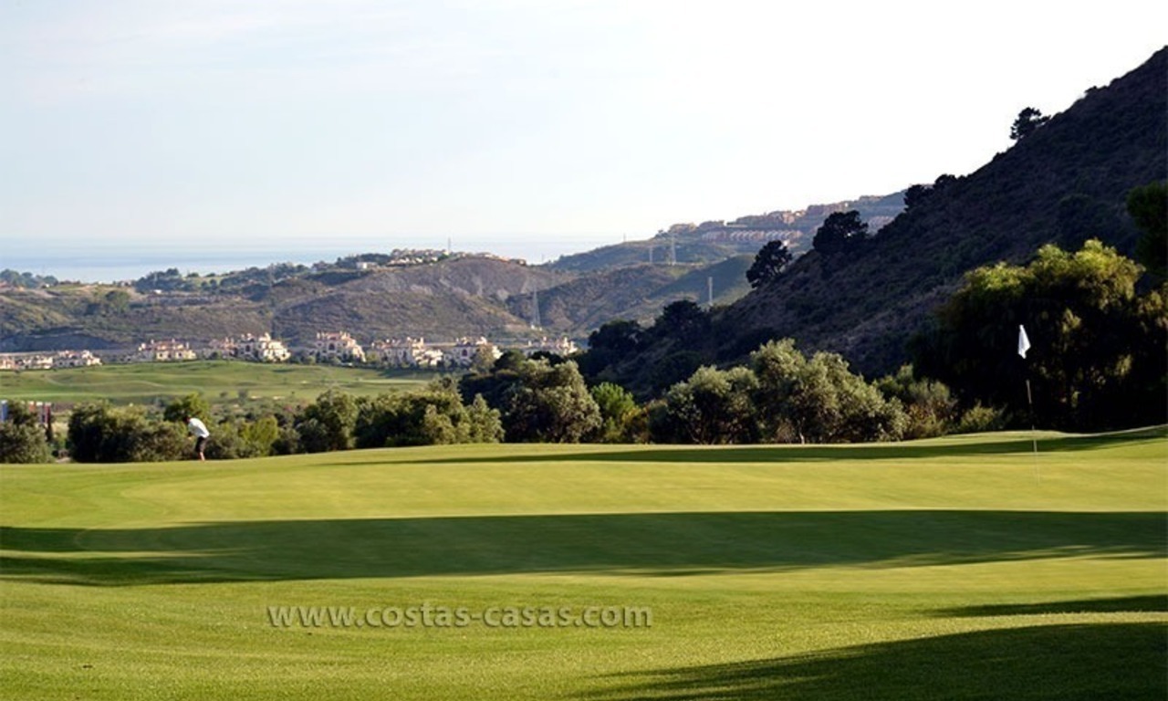 For Sale in Marbella – Benahavís: Double apartment on the golf course 33