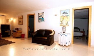 For Sale: Large, Well-Kept Villa in Marbella – Estepona 26