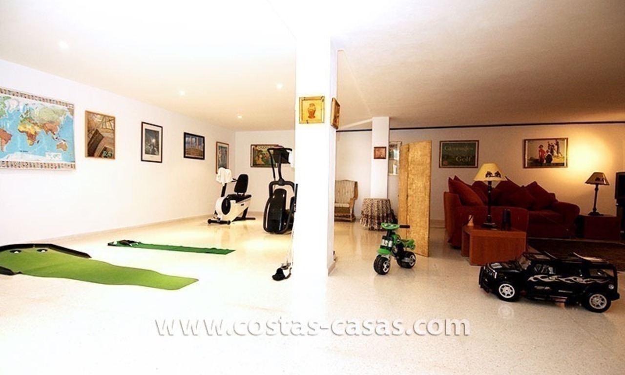 For Sale: Large, Well-Kept Villa in Marbella – Estepona 30