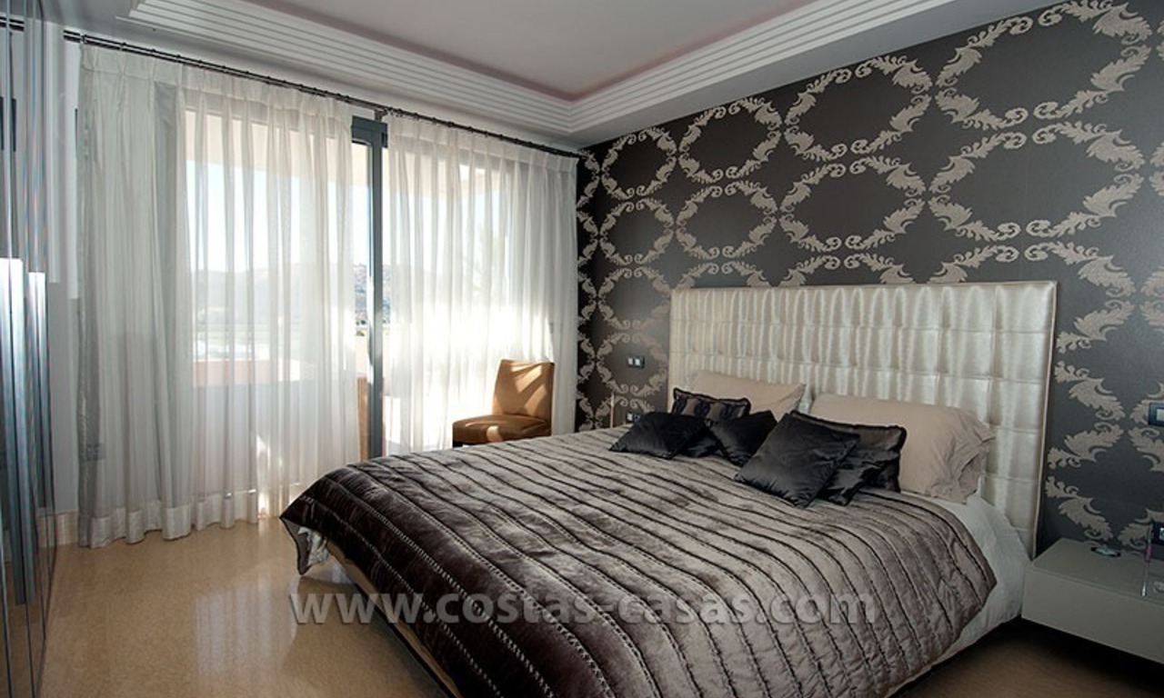 For Holiday Rent in the Marbella – Benahavís Area: Contemporary, Luxury Golf Apartment 12