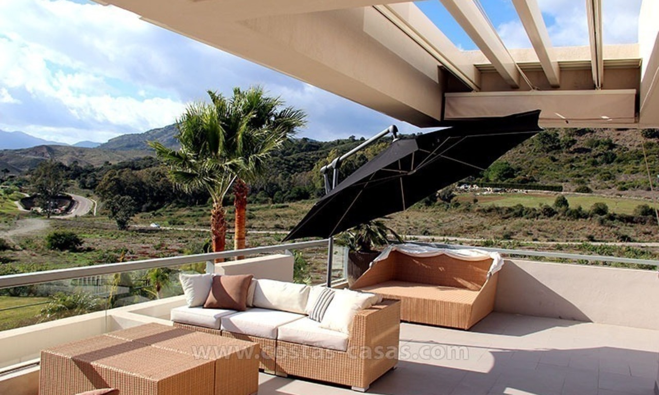 For Holiday Rent in the Marbella – Benahavís Area: Contemporary, Luxury Golf Apartment 2