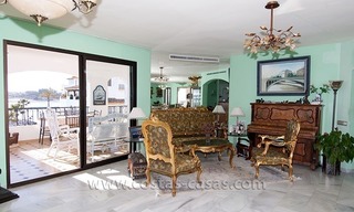For sale: Seafront Corner Apartment in Puerto Banús, Marbella 8