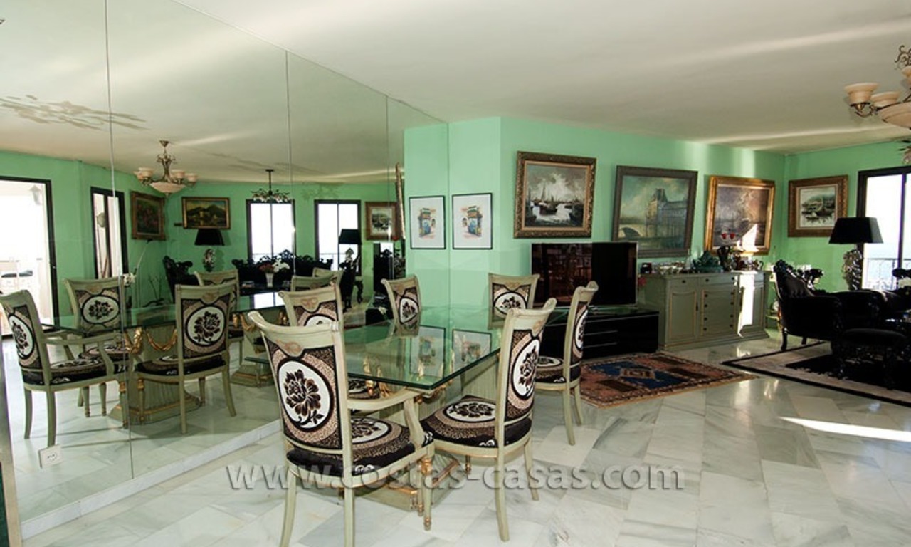 For sale: Seafront Corner Apartment in Puerto Banús, Marbella 10