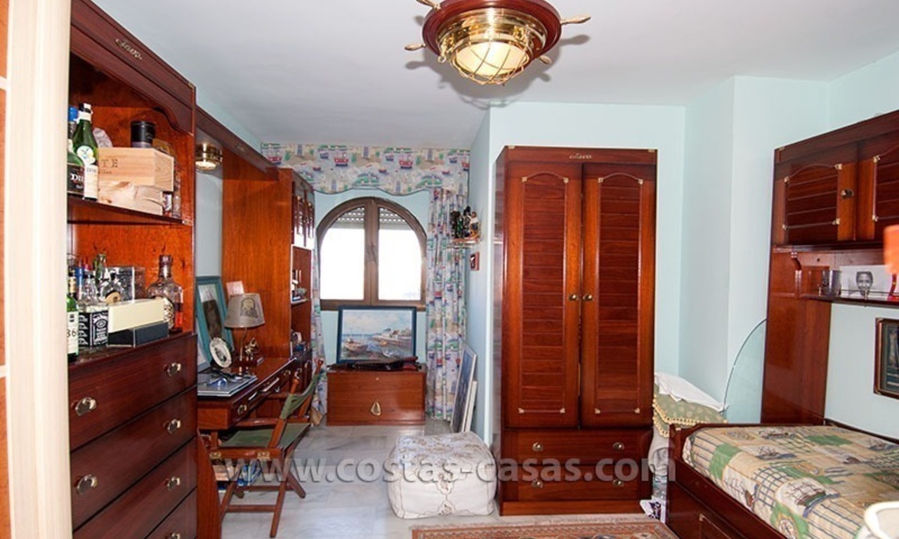 For sale: Seafront Corner Apartment in Puerto Banús, Marbella 14