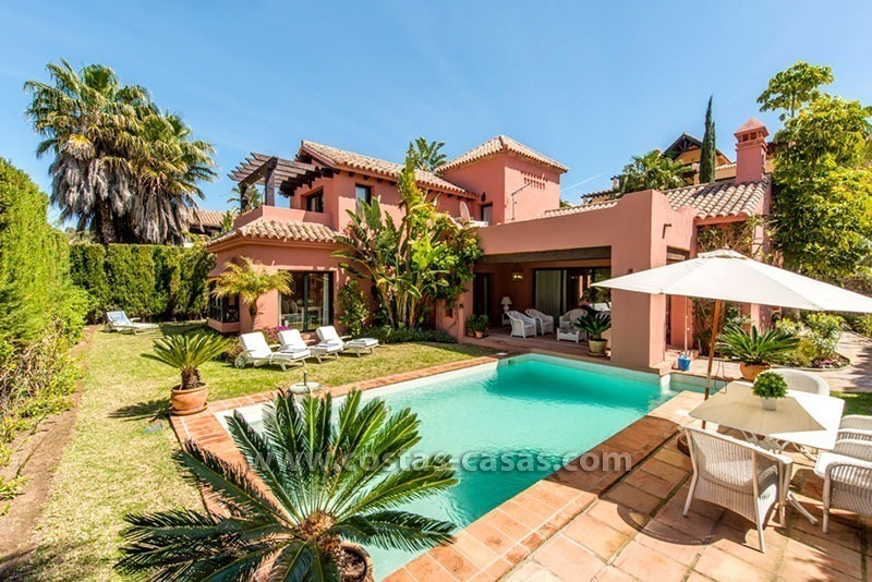 Bargain! Villa at Golf and Country Club between Marbella and Estepona