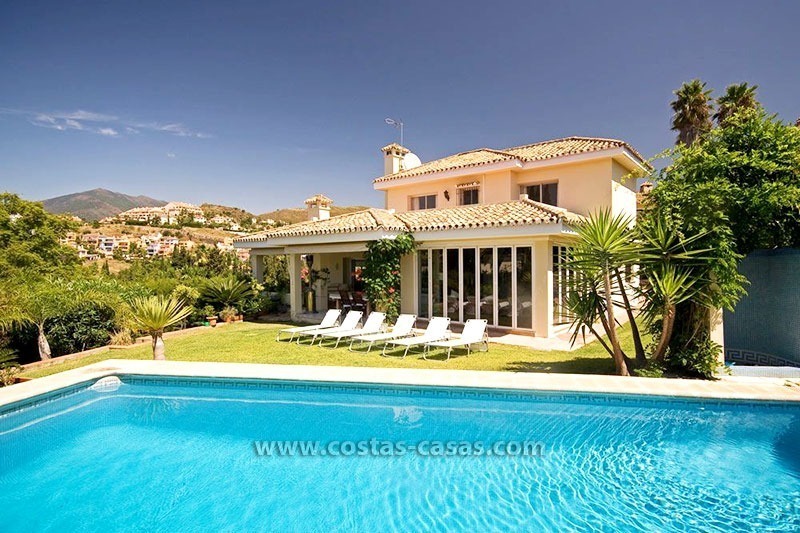 For Sale: Bargain Villa near Golf Courses in Nueva Andalucía, Marbella