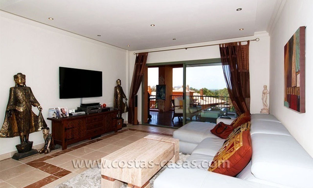 Opportunity! Luxury apartment for sale, with sea view, frontline golf complex in Marbella - Benahavis 6