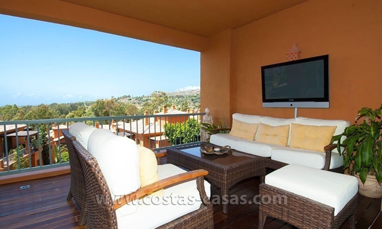 Opportunity! Luxury apartment for sale, with sea view, frontline golf complex in Marbella - Benahavis 1
