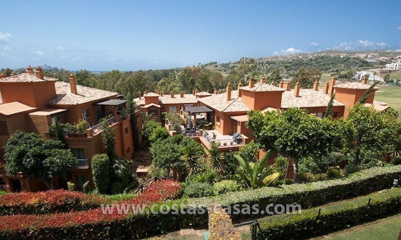 Opportunity! Luxury apartment for sale, with sea view, frontline golf complex in Marbella - Benahavis 19
