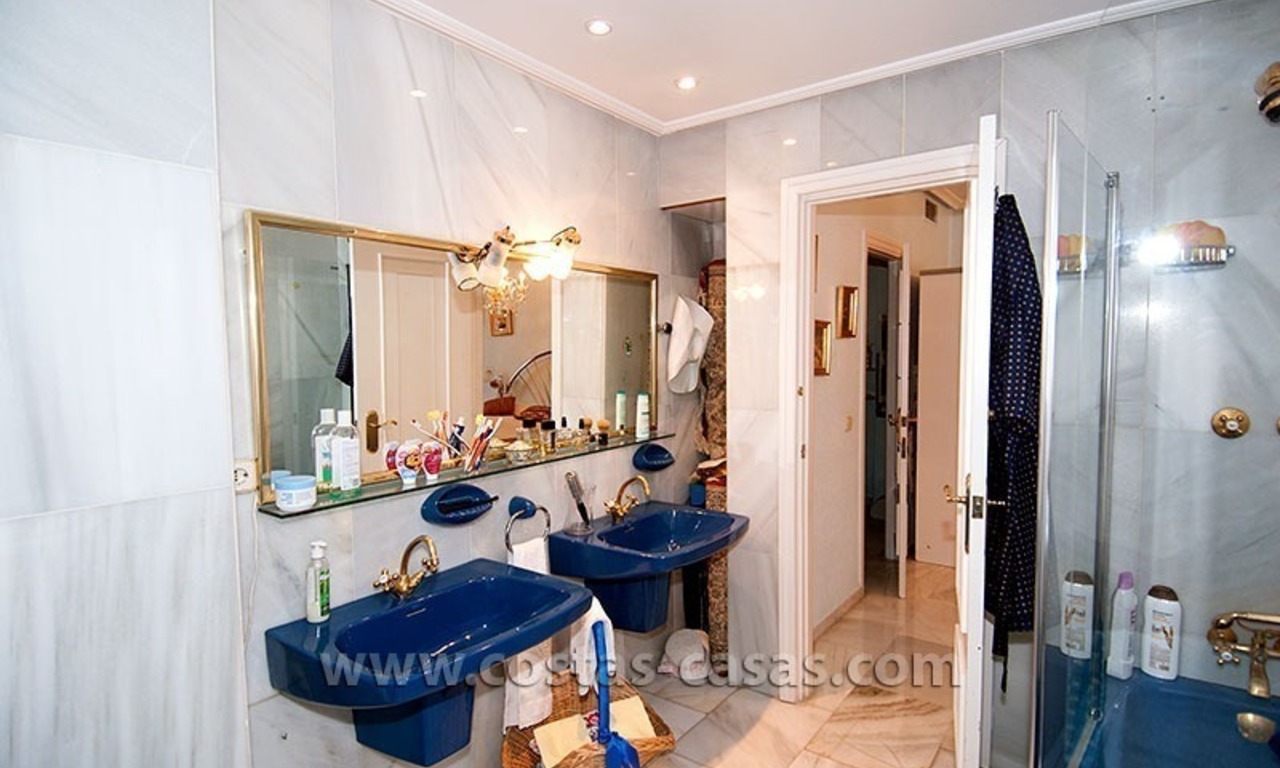 For Sale: Spacious Luxury Apartment nearby Puerto Banús, Marbella 17