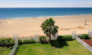 Frontline beach house for holiday rent, first line beach, Marbella - Estepona, Costa del Sol, Spain 1