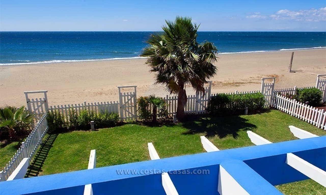 Frontline beach house for holiday rent, first line beach, Marbella - Estepona, Costa del Sol, Spain 4