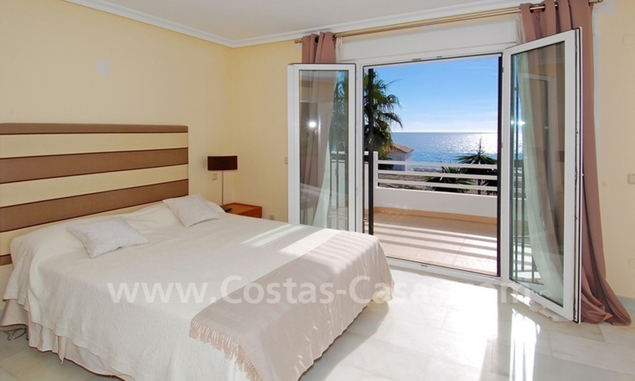Frontline beach house for holiday rent, first line beach, Marbella - Estepona, Costa del Sol, Spain 11
