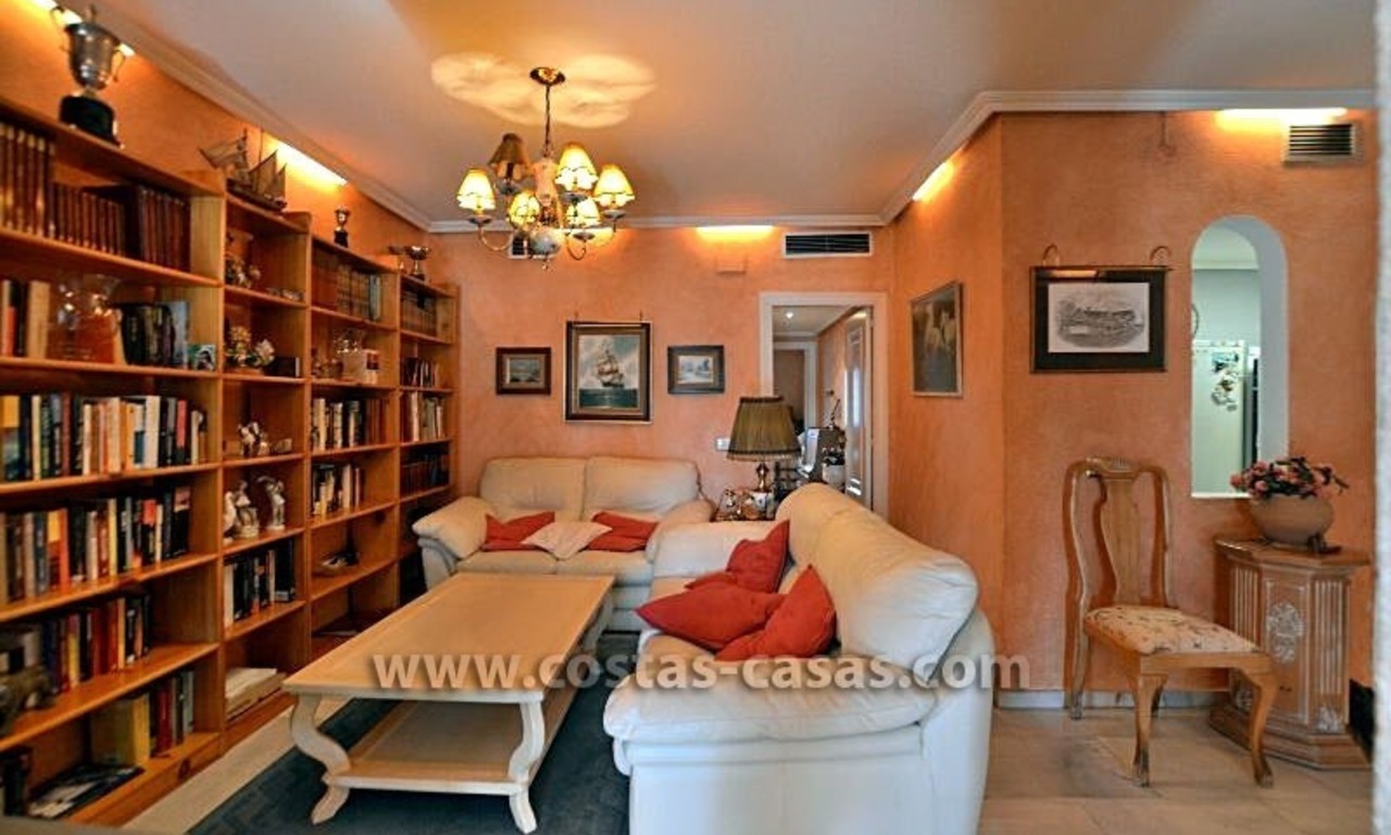 For Sale: Cozy Apartment near Puerto Banús, Marbella 4