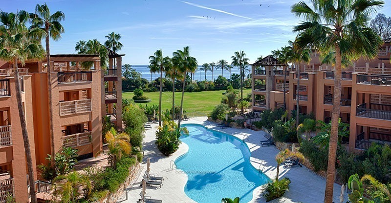 For Sale: Beachfront Luxury Apartments in San Pedro - Marbella. Opportunity: 3 bedroom apartment!