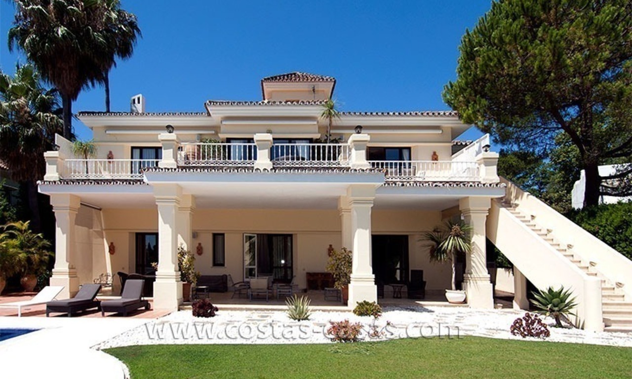 For Sale: Frontline golf villa in Nueva Andalucía, Marbella 40