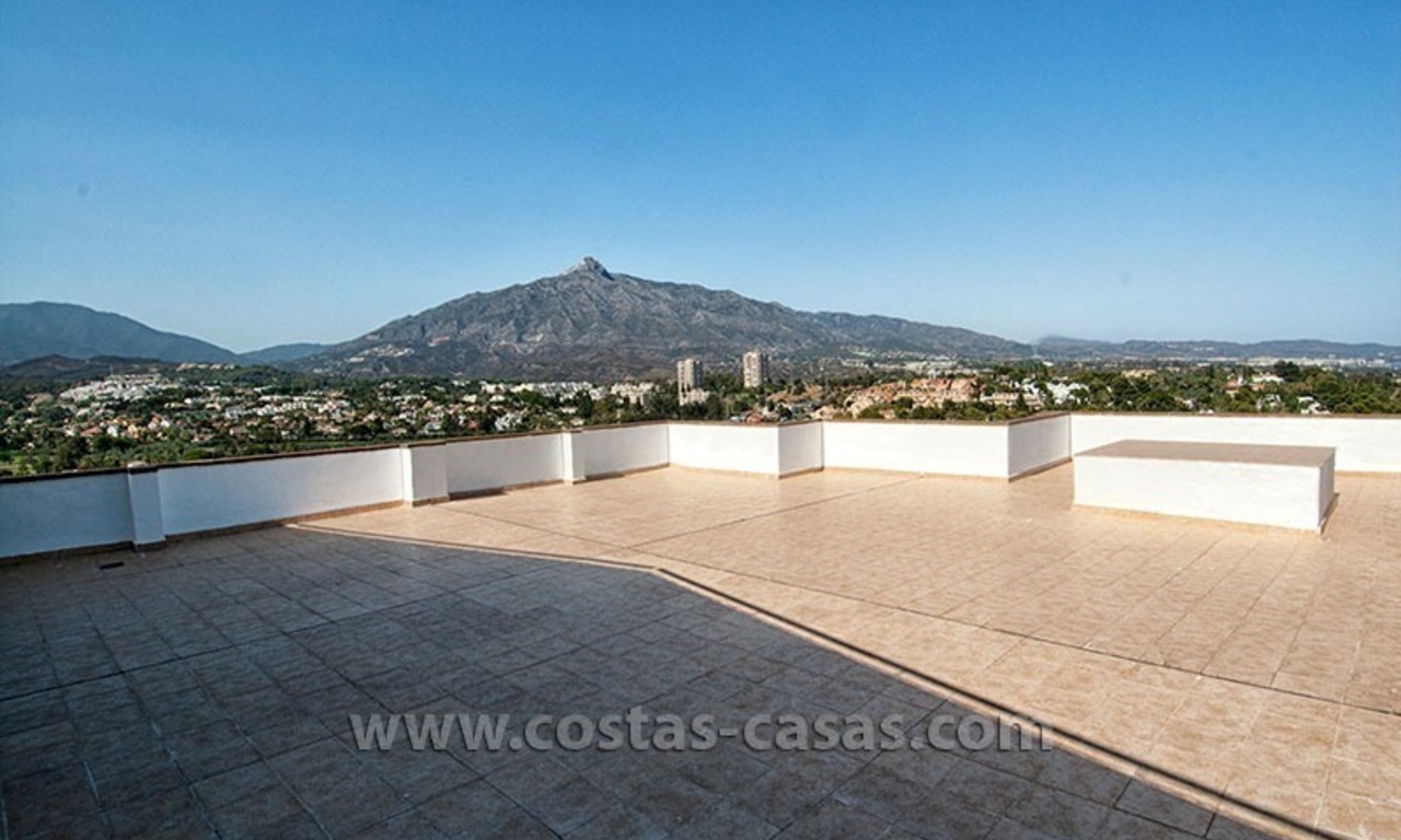 For Sale: Perfectly Located Penthouse Apartment near Puerto Banús, Marbella 10