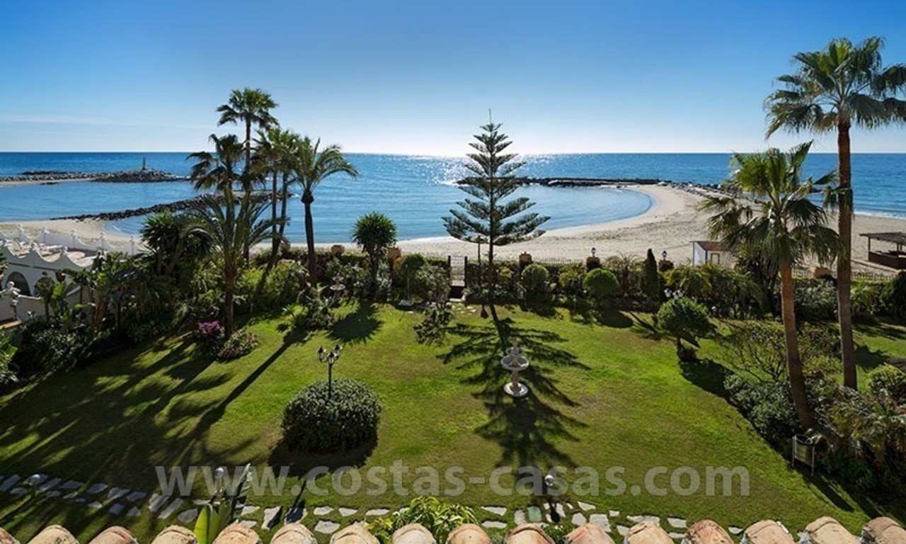 Exclusive beachfront penthouse for sale in Puerto Banus, Marbella 3