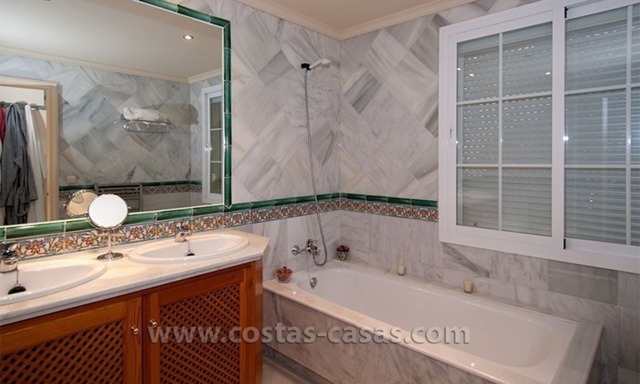 Opportunity For sale: Spacious Luxury Apartment in Benahavis – Marbella 17