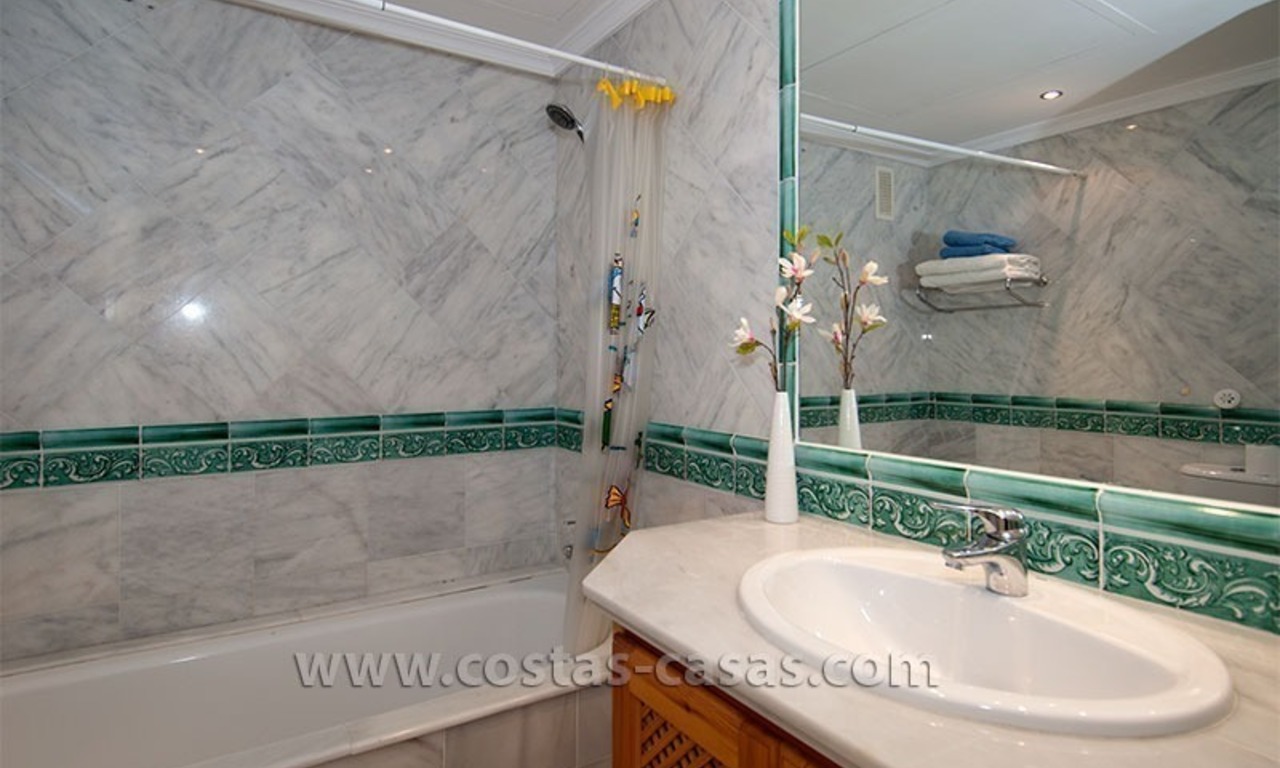 Opportunity For sale: Spacious Luxury Apartment in Benahavis – Marbella 18