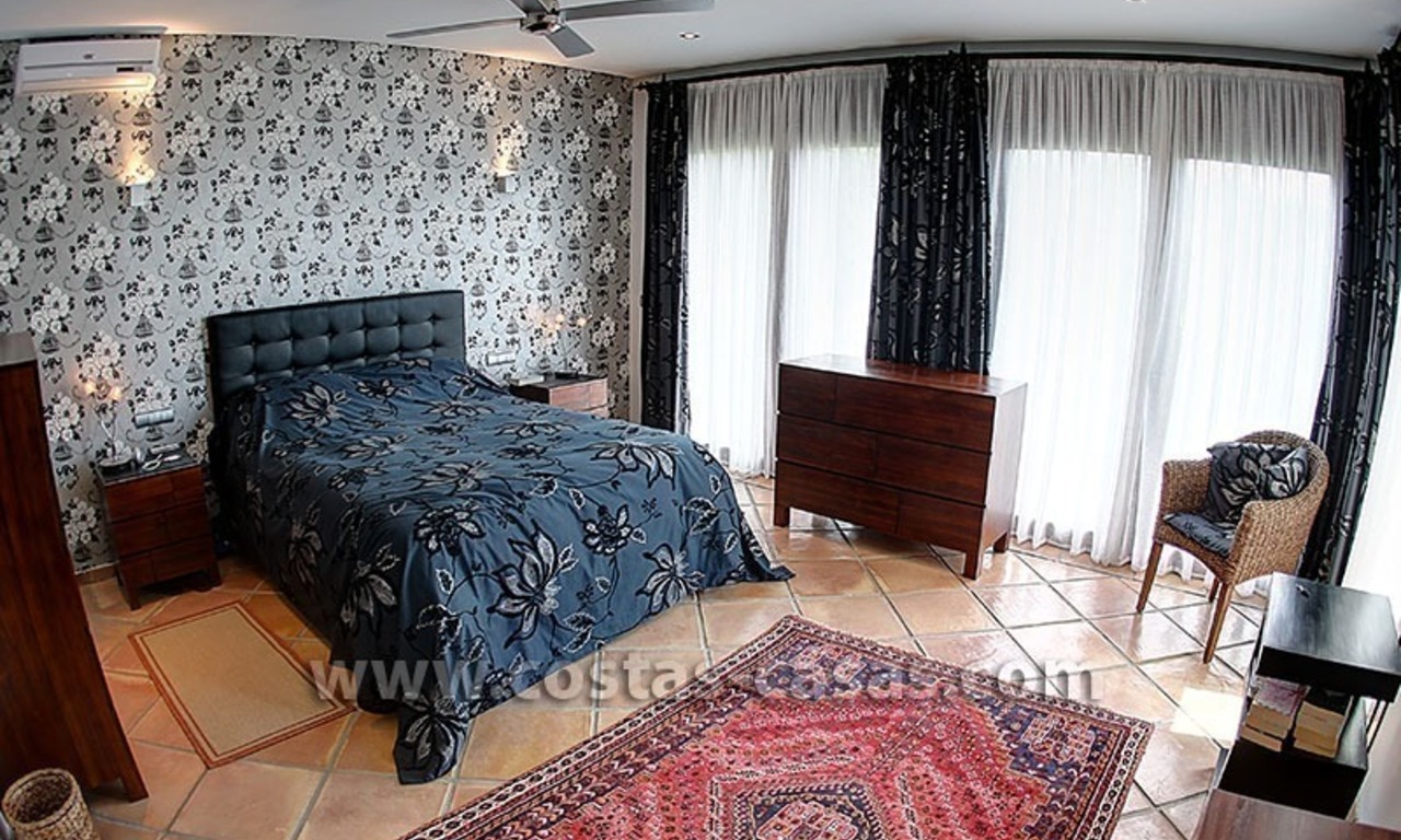 For Sale: Classic Villa at Country Club in Benahavís, Marbella 18