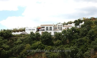 For Sale: Classic Villa at Country Club in Benahavís, Marbella 25