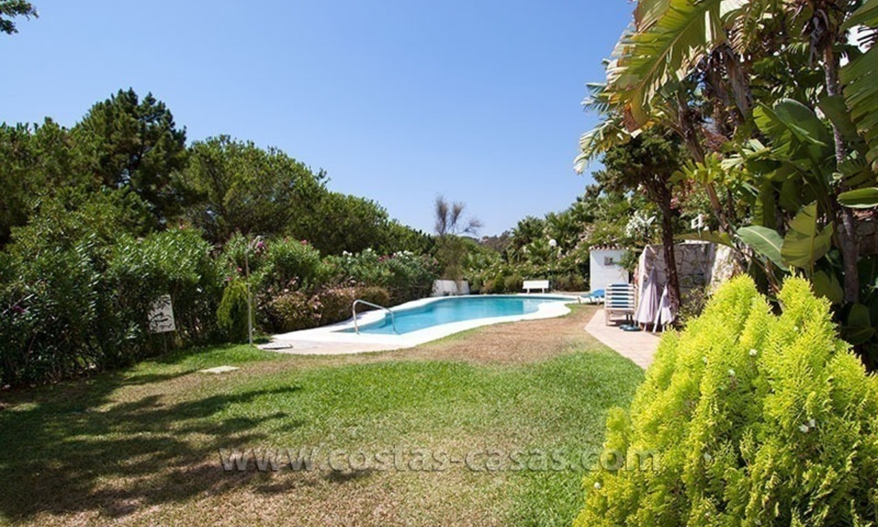 For Sale: Bargain Apartment next to Golf Course in East Marbella 12