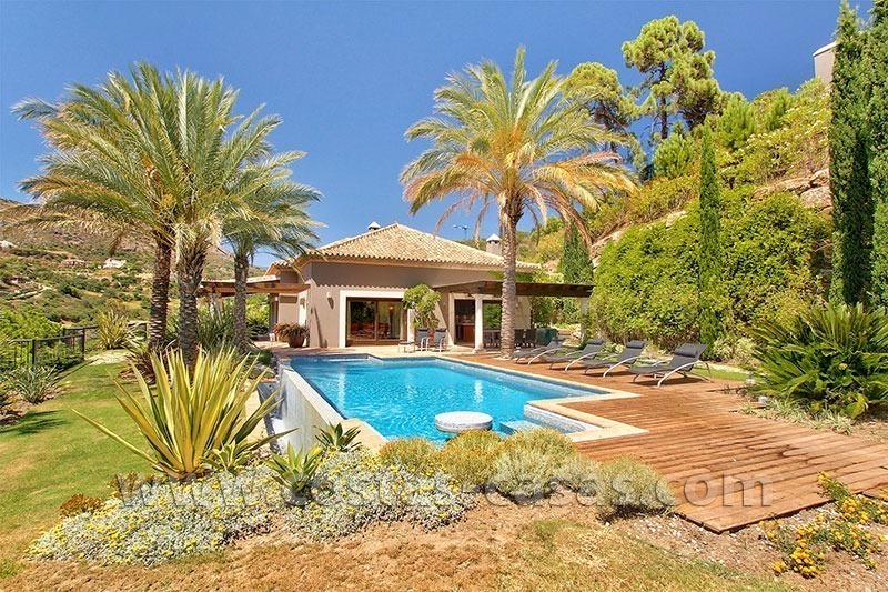 For Sale: Gorgeous Villa at Golf Resort in Marbella - Benahavis