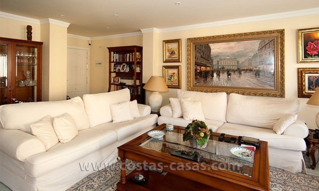For Sale: Spacious Apartment in downtown San Pedro – Marbella 4