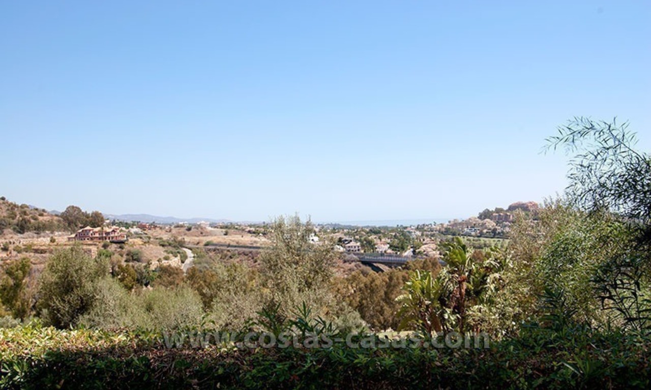 For Sale: Cosy Frontline Golf Townhouse in La Quinta – Marbella 16