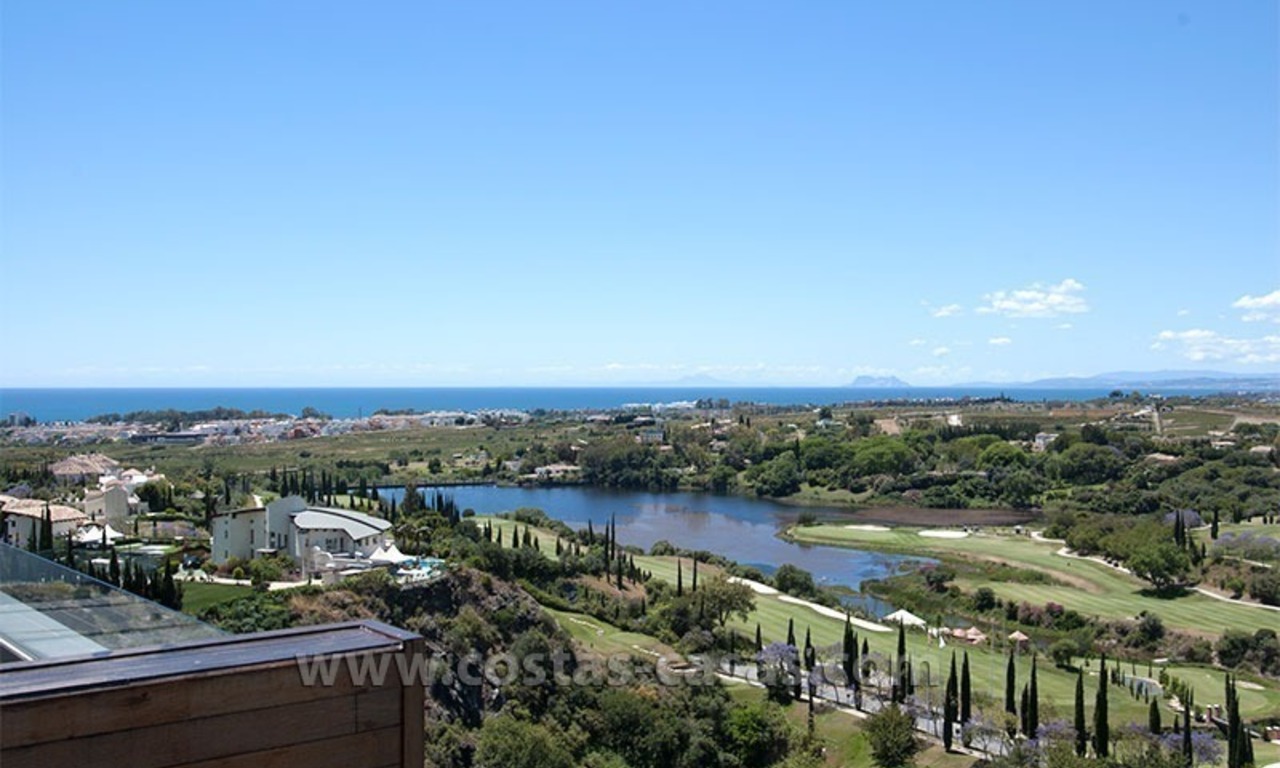 For Holiday Rent: Brand New Modern Luxury Apartment with Fabulous Sea Views, Golf Resort, between Marbella and Estepona 0